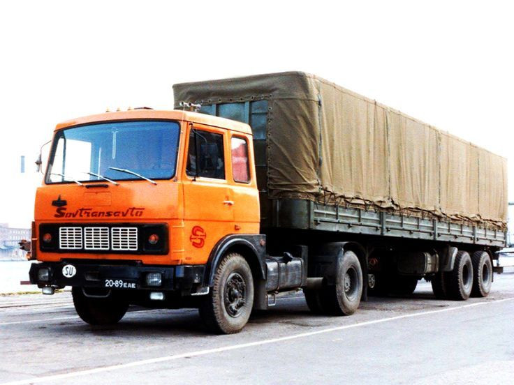 МАЗ-5432 — семейство советских и белорусских седельных тягачей с колёсной формулой 4 × 2, выпускающееся на Минском автомобильном заводе